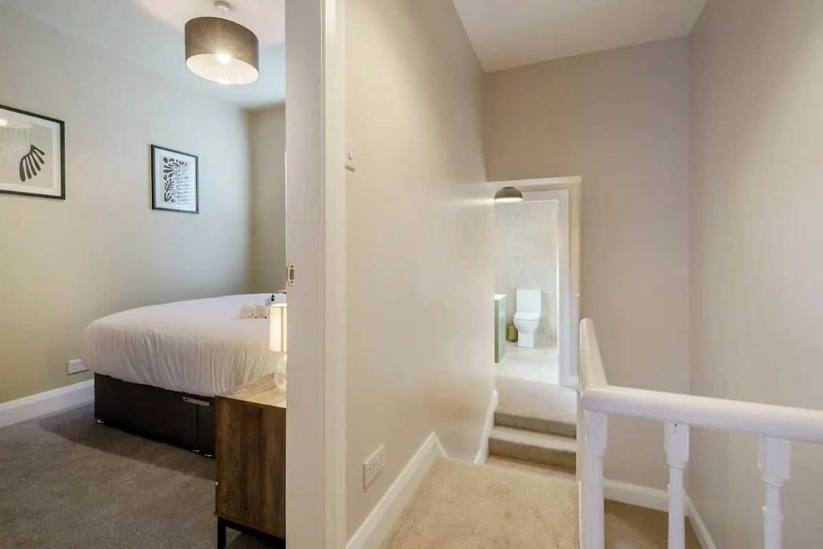 Belfast Stylish City Retreat 2Br 0*,  בריטניה