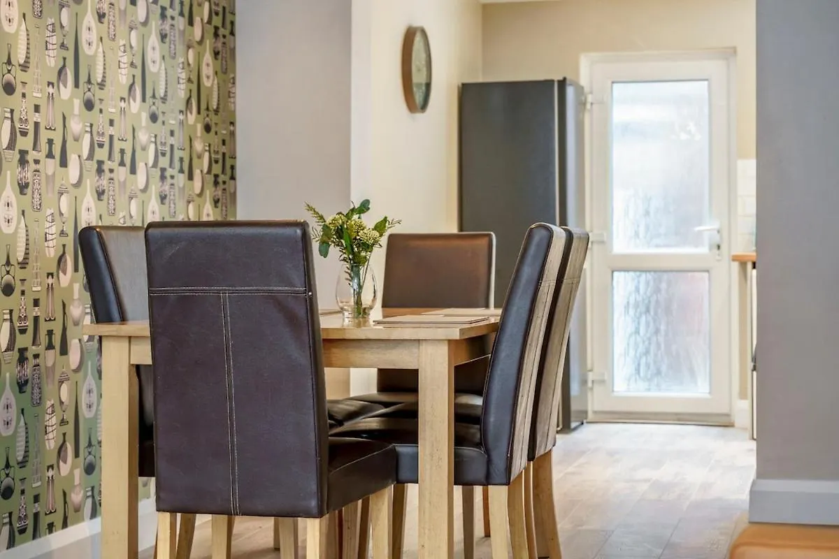 Belfast Stylish City Retreat 2Br