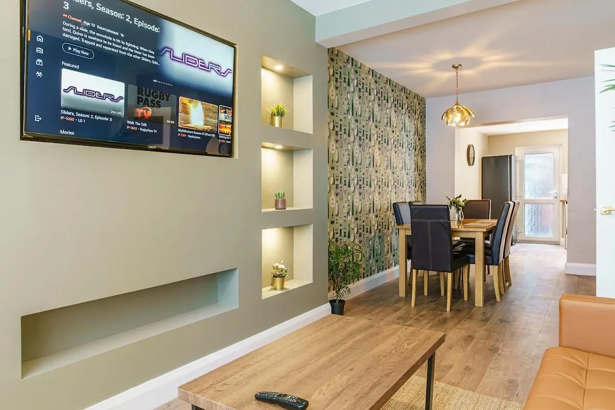 Belfast Stylish City Retreat 2Br 0*,  בריטניה