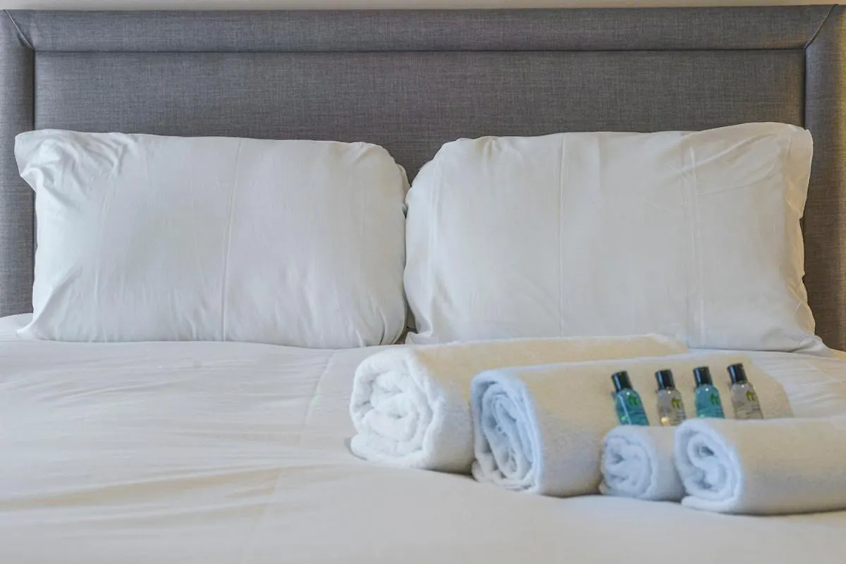 Belfast Stylish City Retreat 2Br דירה