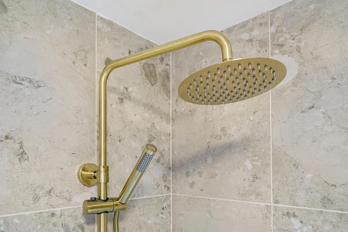 Belfast Stylish City Retreat 2Br דירה