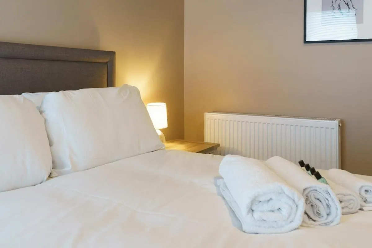 Belfast Stylish City Retreat 2Br 0*,