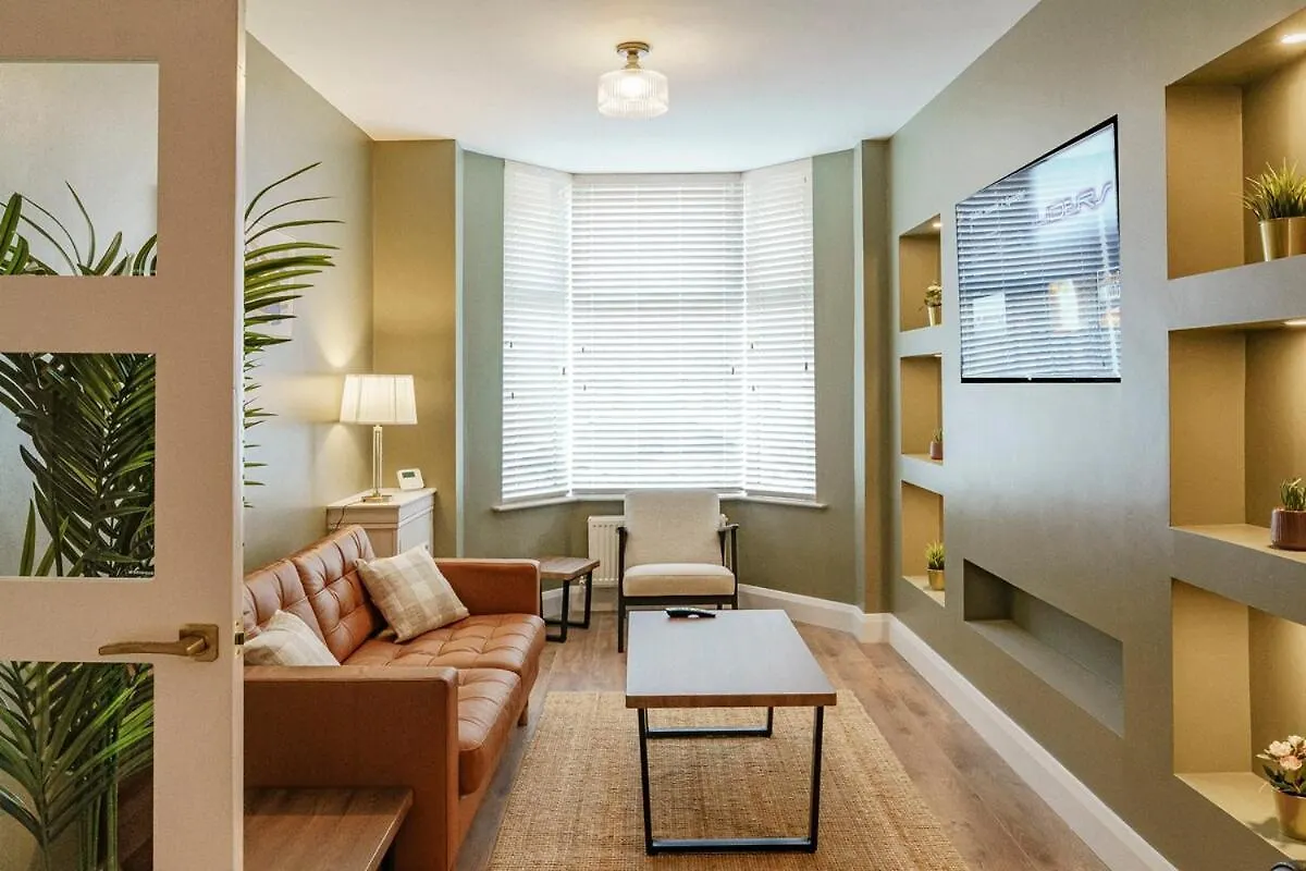 Belfast Stylish City Retreat 2Br